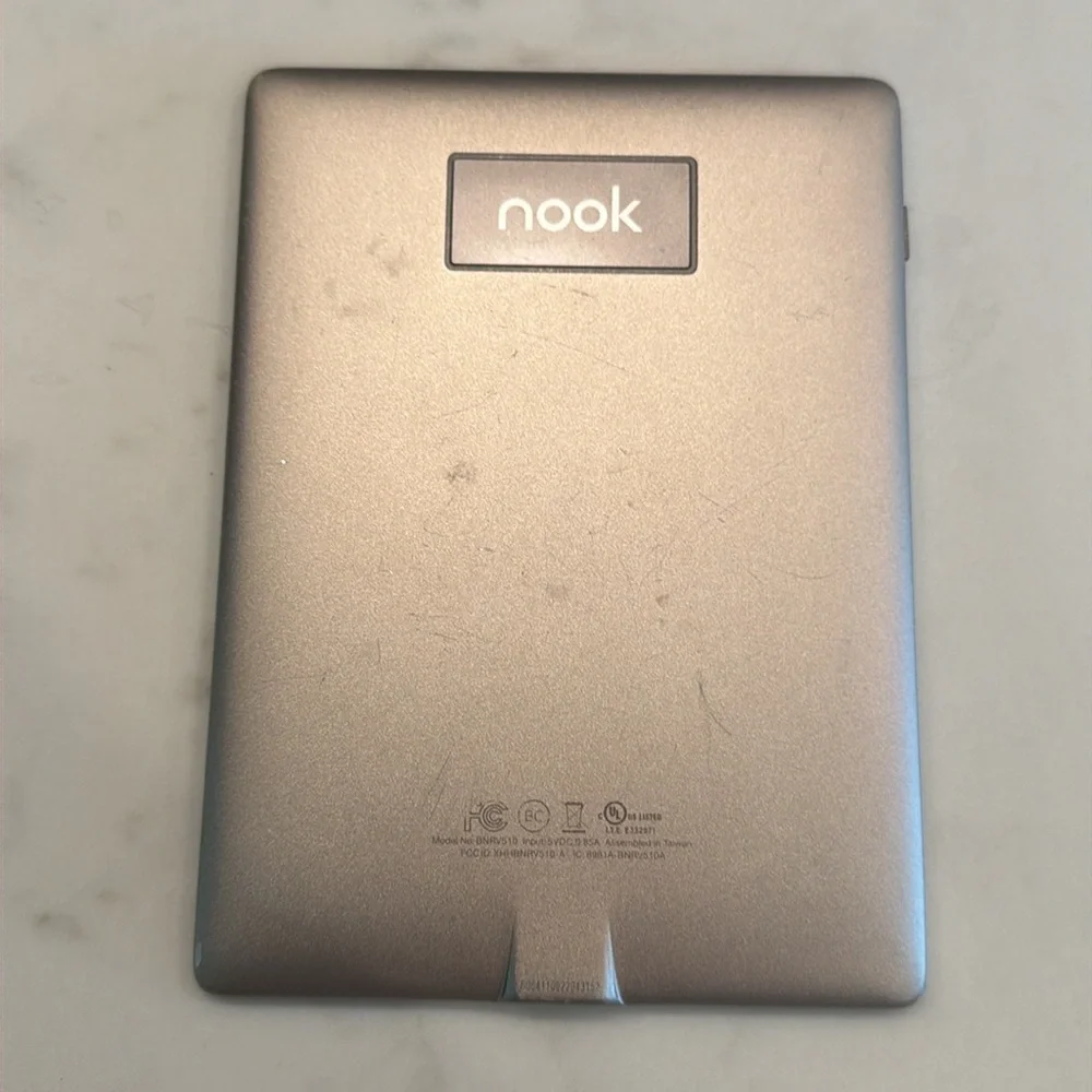 Barnes & Noble Nook GlowLight Plus (2015 Edition).